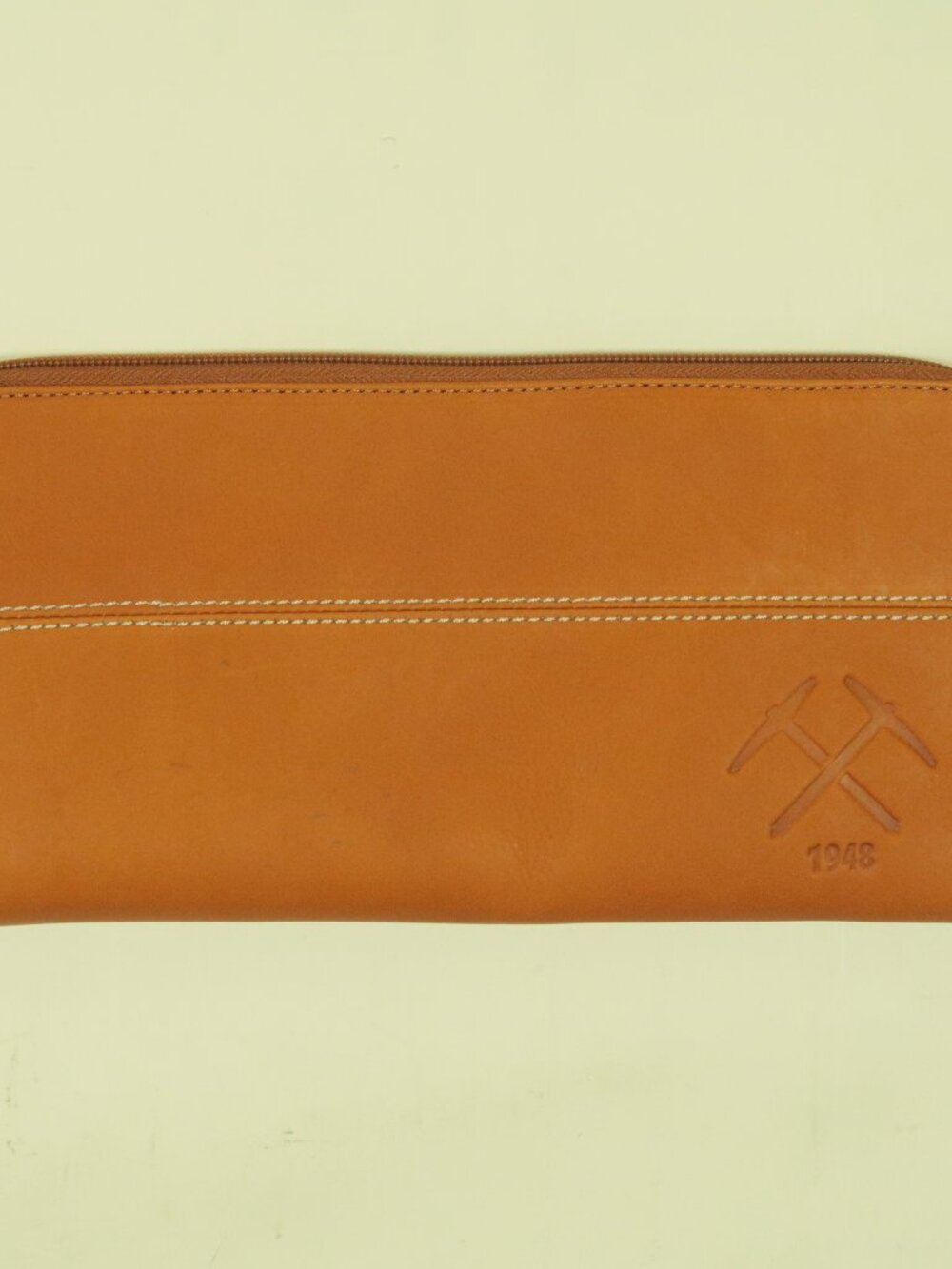 Links & Kings Crown Partitioned Glove Keeper Tan Full Grain Vacquetta Leather
